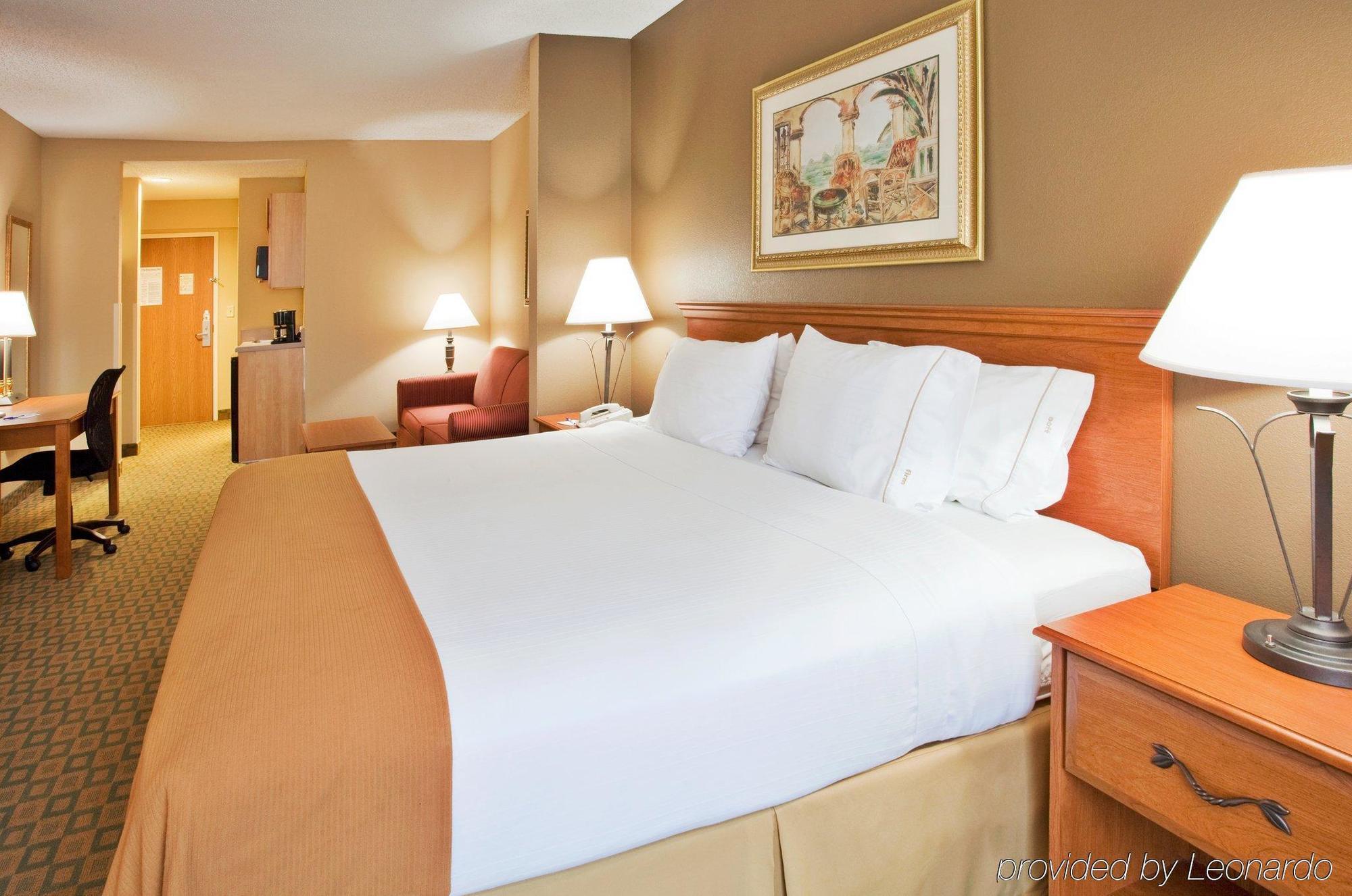 Holiday Inn Express & Suites Tavares By Ihg Номер фото