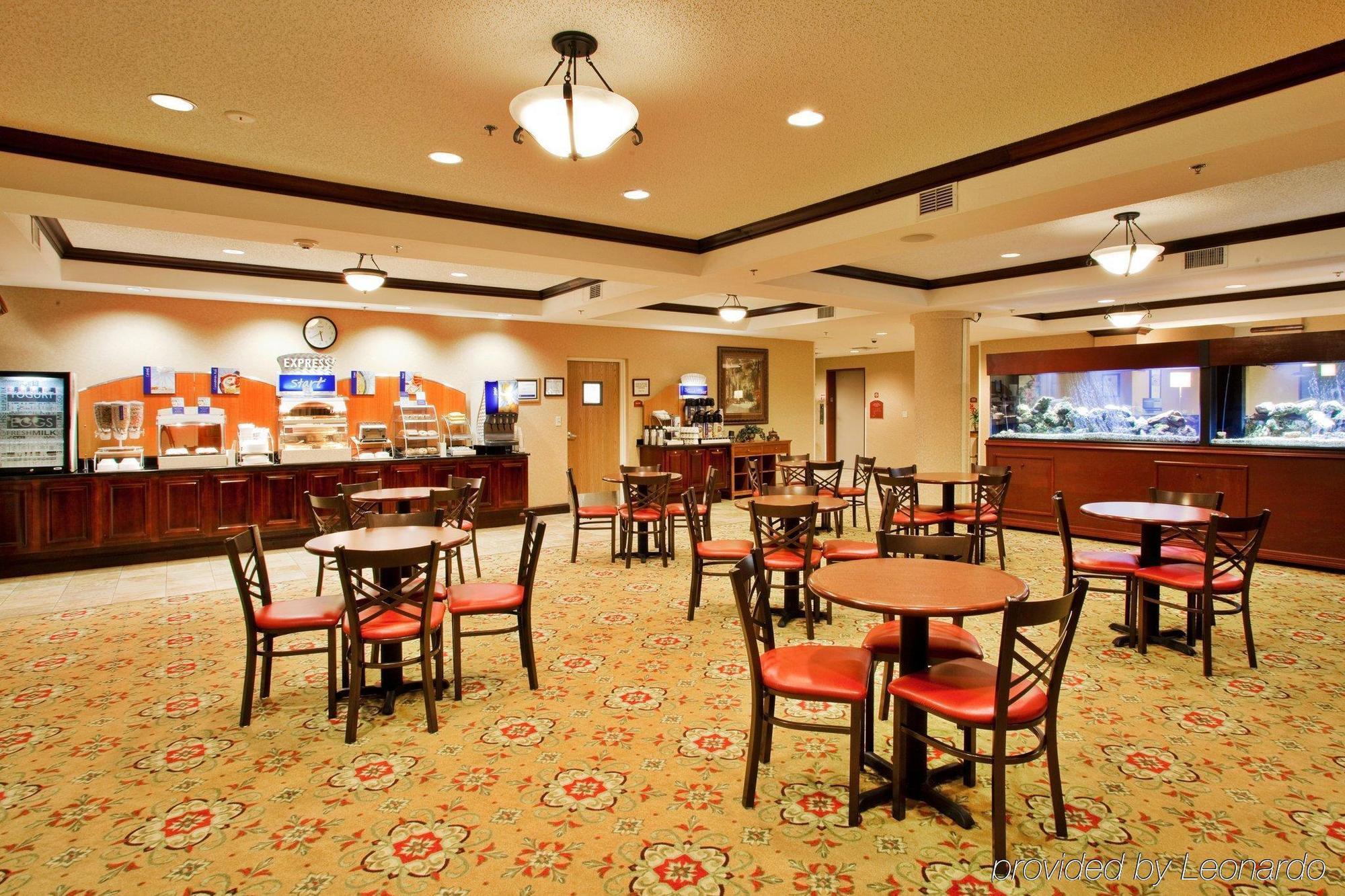 Holiday Inn Express & Suites Tavares By Ihg Экстерьер фото