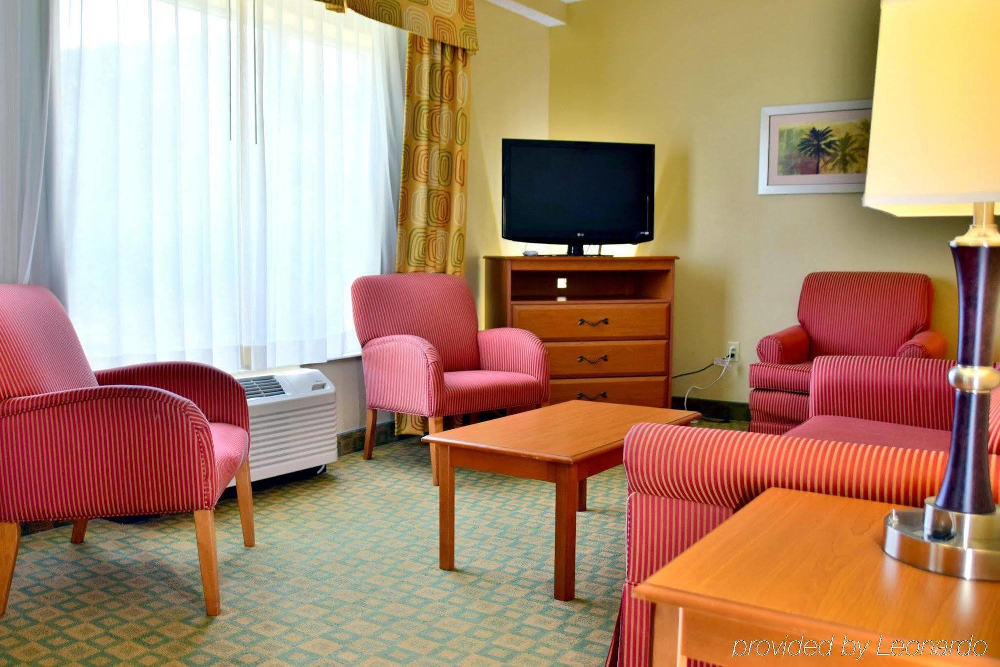 Holiday Inn Express & Suites Tavares By Ihg Экстерьер фото