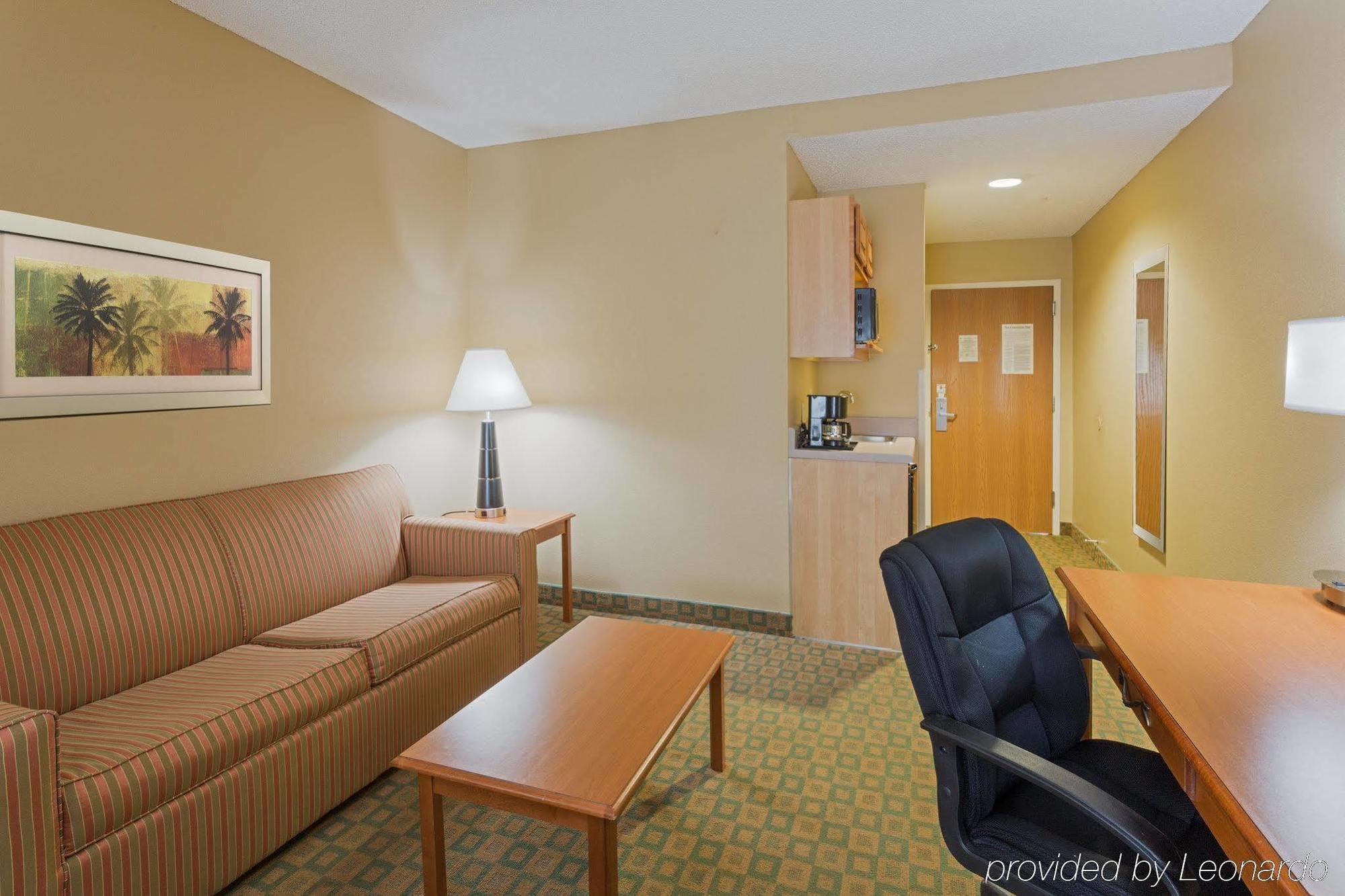 Holiday Inn Express & Suites Tavares By Ihg Экстерьер фото